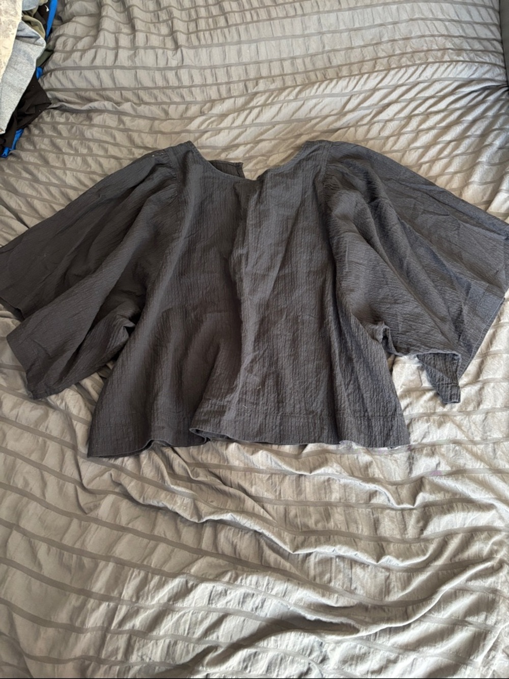 Levi's Charcoal Gray Textured Balloon Sleeve Blouse